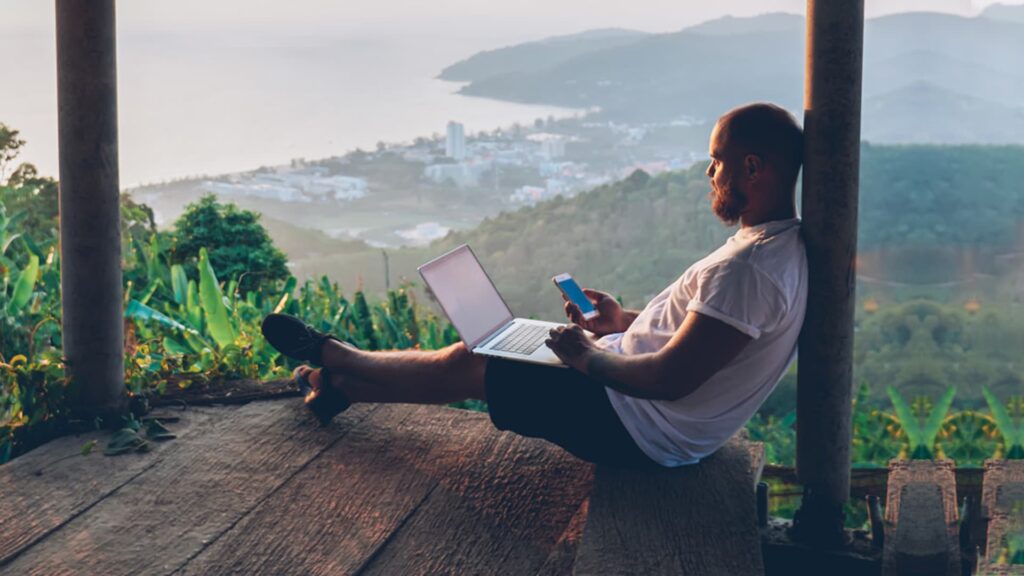 Travel for Remote Workers: How to Explore the World While Staying Productive